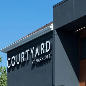 https://courtyard-pensacola.hotels-destin.com