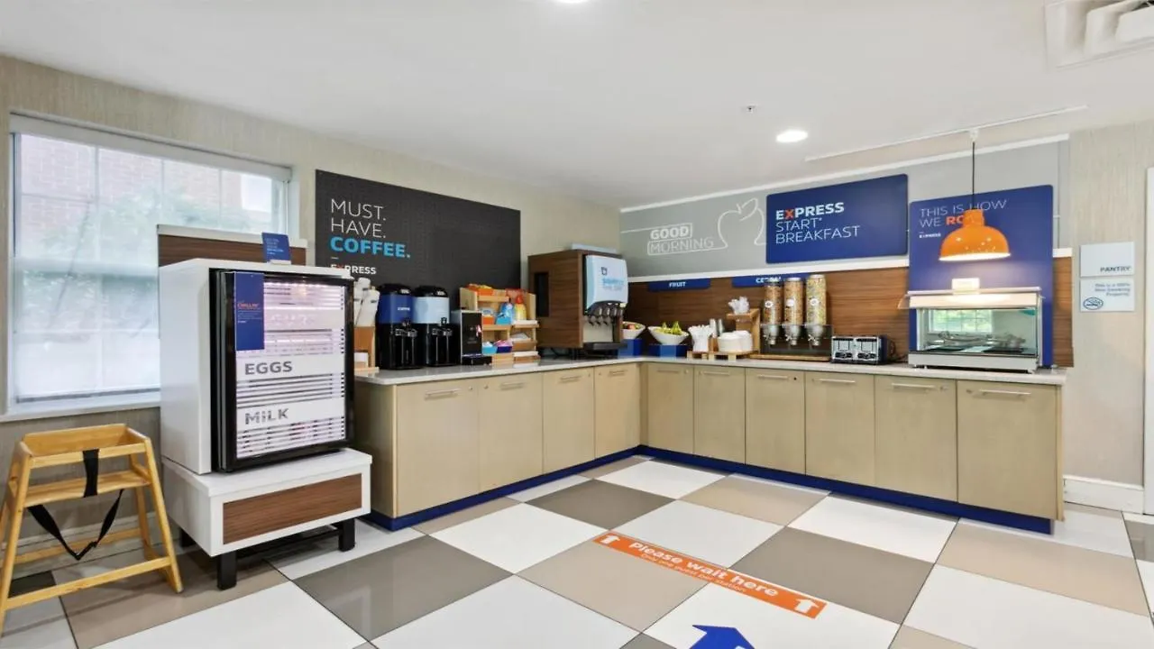 Holiday Inn Express Williamsburg North By Ihg Resort