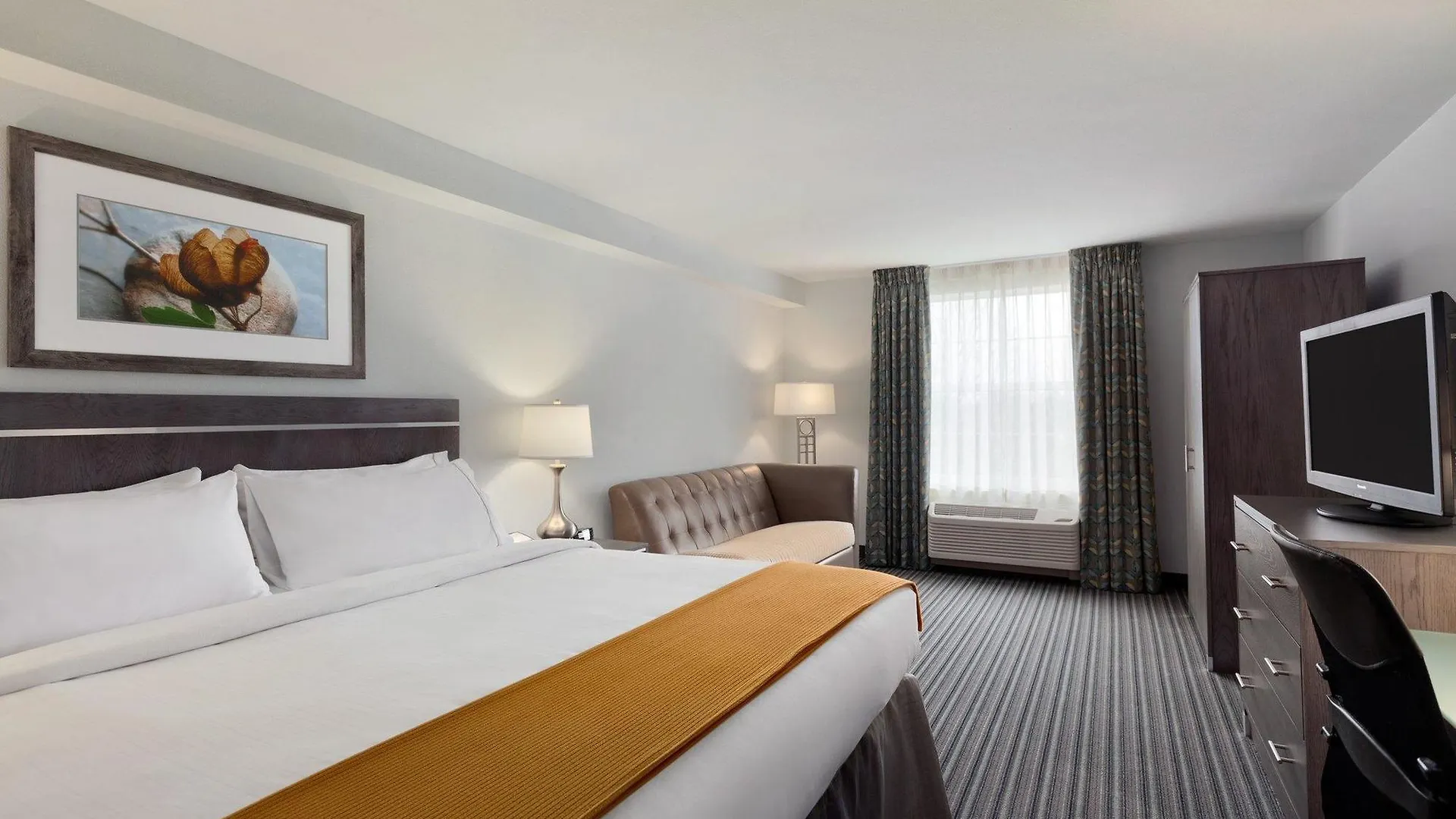 Holiday Inn Express Williamsburg North By Ihg 2*,